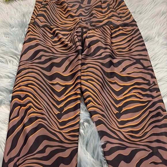 CHRLDR Brown Black Zebra Print High Waist Leggings sz L - Picture 4 of 9